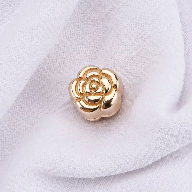 Modestiq Magnetic Rose Button