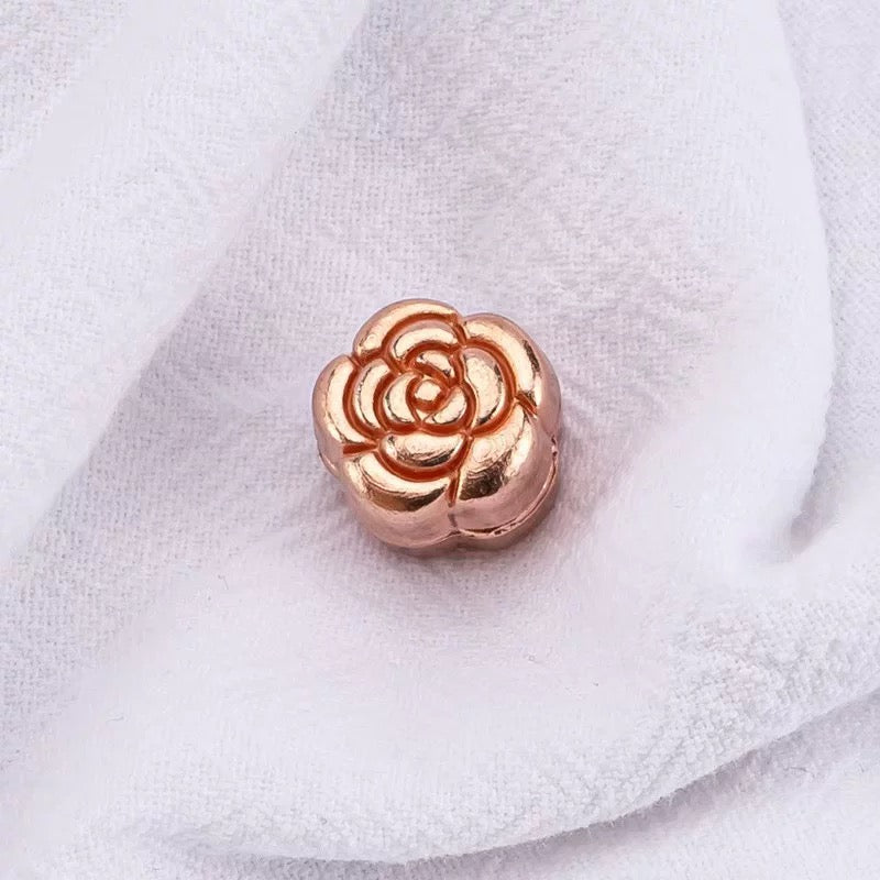Modestiq Magnetic Rose Button